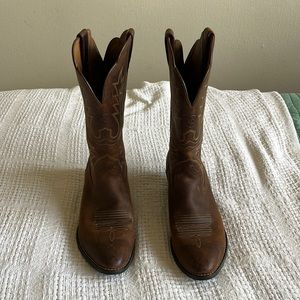 Ariat cowgirl boots